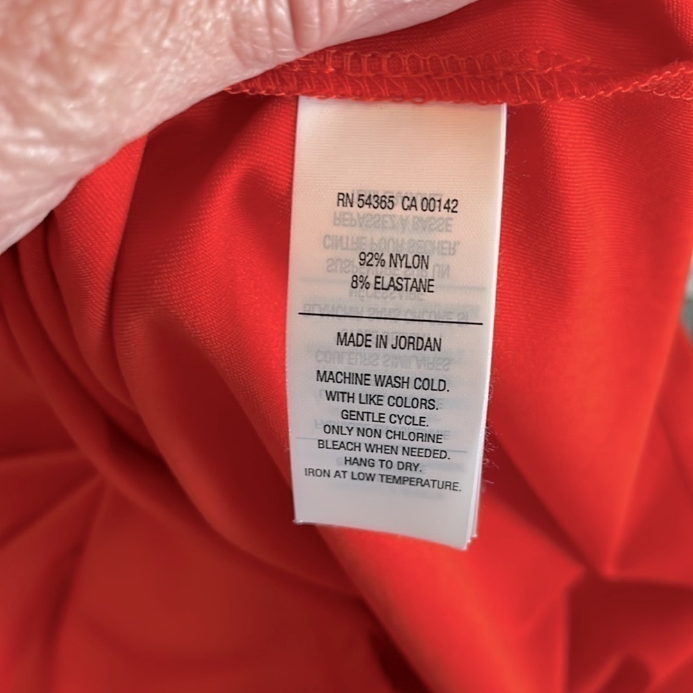 Peter Nygard Women’s NWOT Red Tank Top Size M - Picture 4 of 4